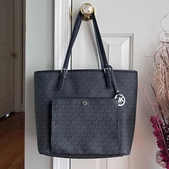 🖤Michael Kors Signature Black Tote Bag🖤 - Picture 8 of 14